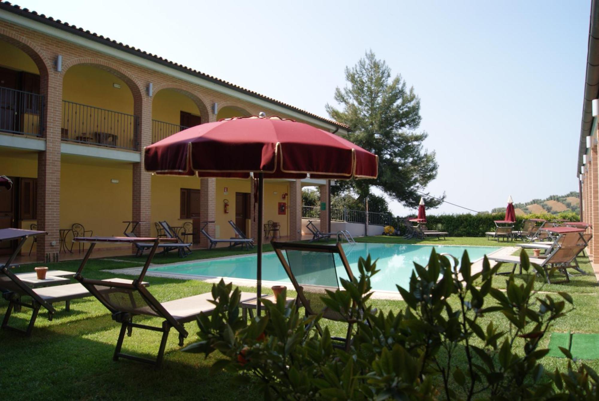 Hotel Ristorante Le Querciolaie Dei Ricci Fonteblanda Exterior photo